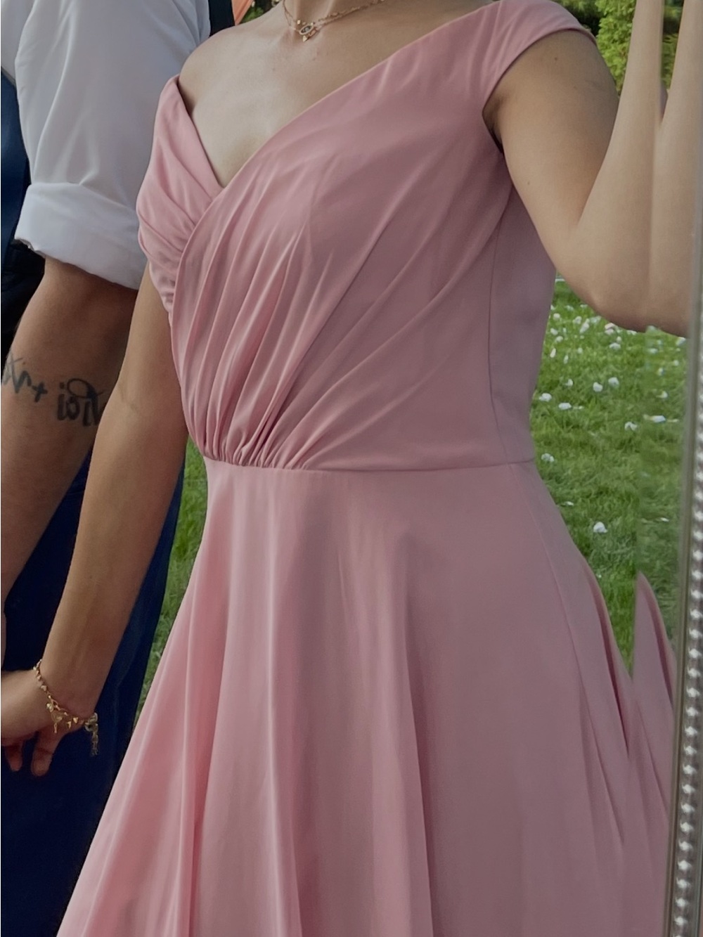 David bridal bridesmaid dress. Size 2, length from wait to floor is 36inches.